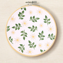 DMC - Delicate Daisies Embroidery Kit